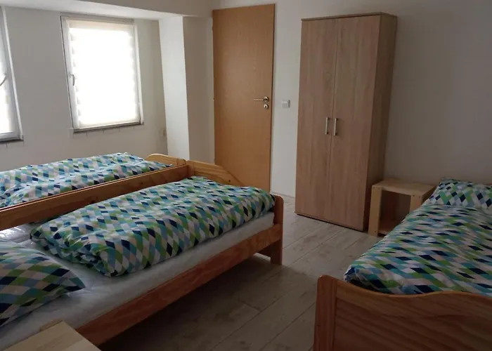 Apartman Hulin, Chrastany